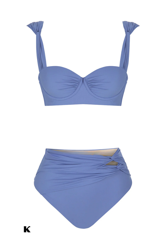 Blauwe wrap design model high waisted bikini