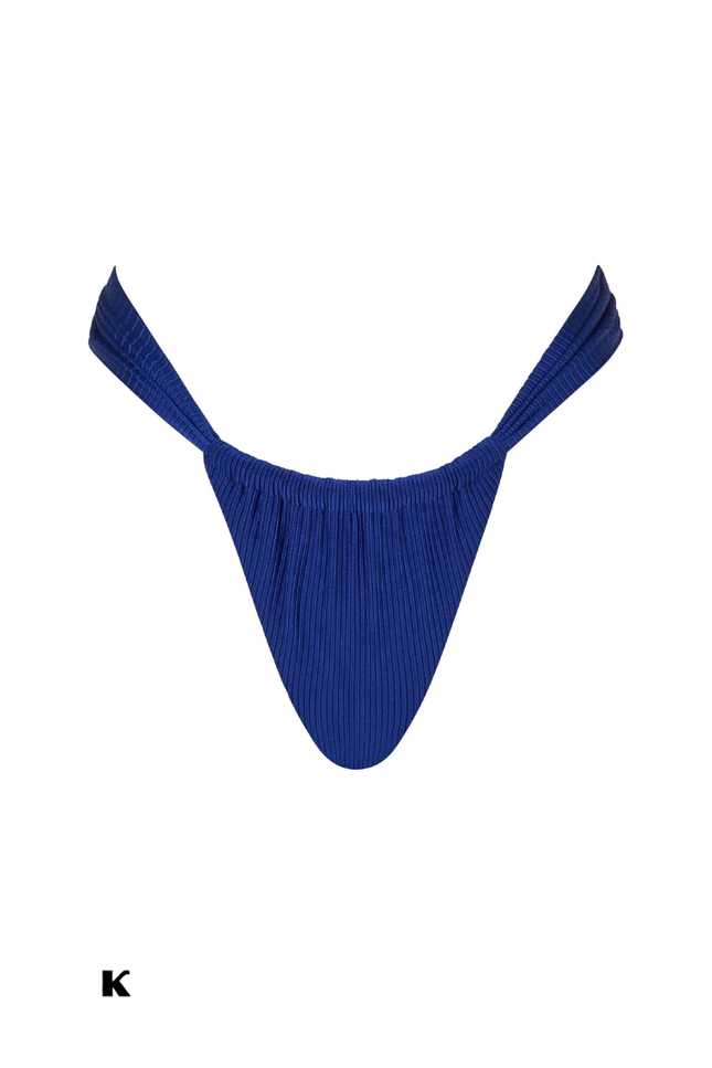 Pendant stijl model lace up thong bikini (video)