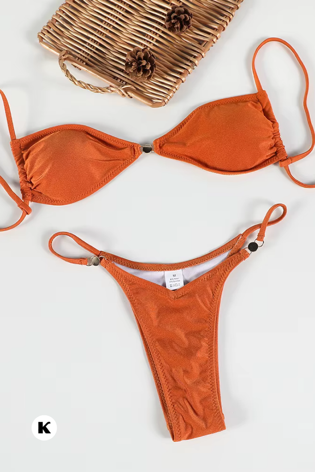 Solid model bikini met solid ties