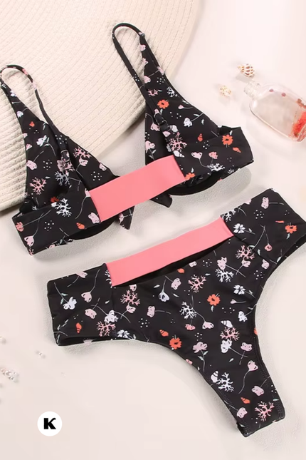 High waist thong model printed bikini