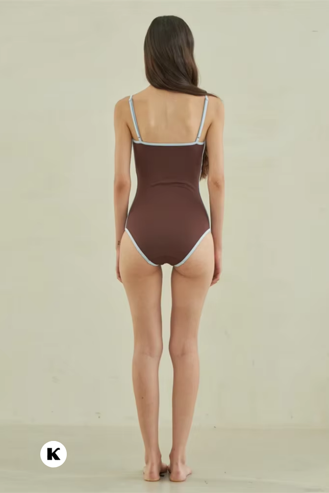 Cut out design bruine solid design badpak