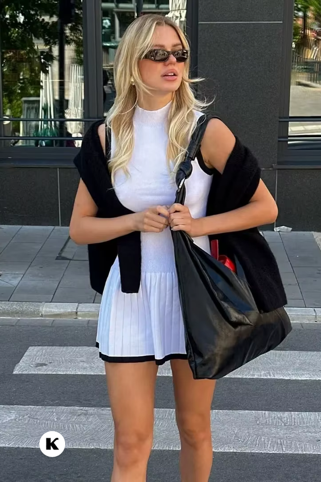 Sportieve high end model high waisted jurk (video)