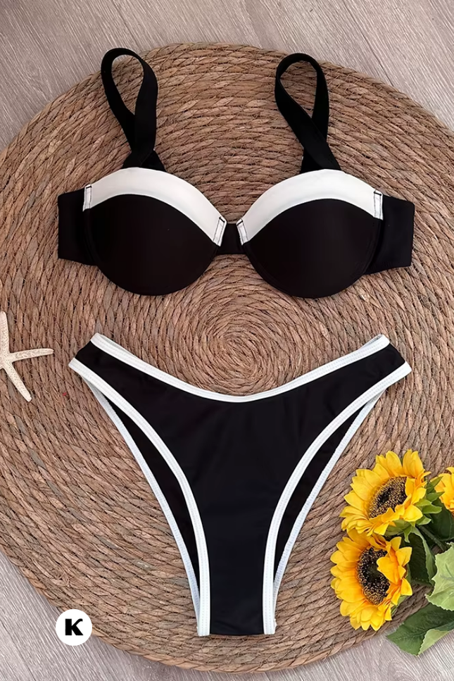 Solid model thong suit stijl bikini