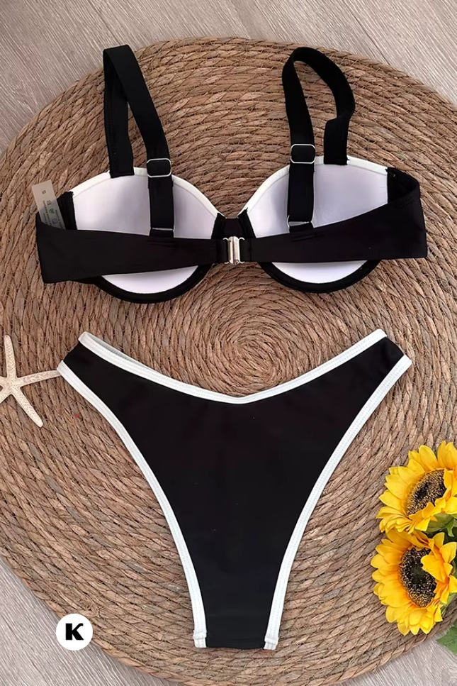Solid model thong suit stijl bikini