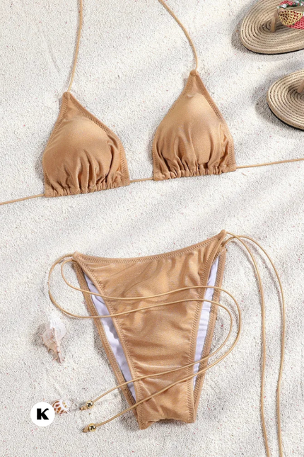 Micro thong model bikini