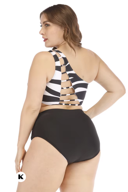 One shoulder gestreept design model plus size bikini
