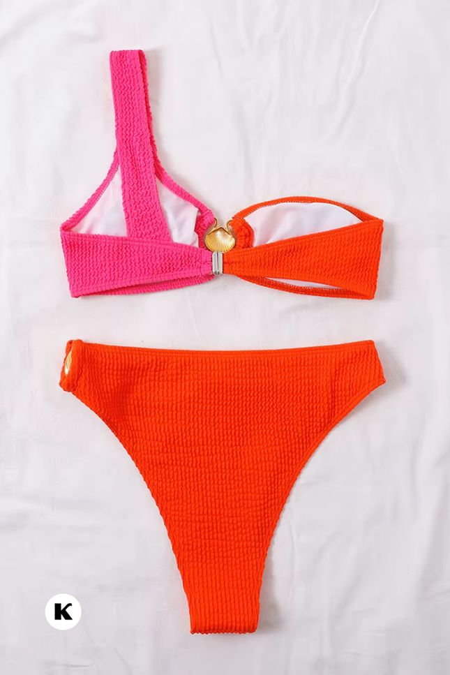 Metal ring model bathing bikini