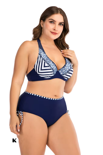 High waisted gestreept design model plus size bikini (video)