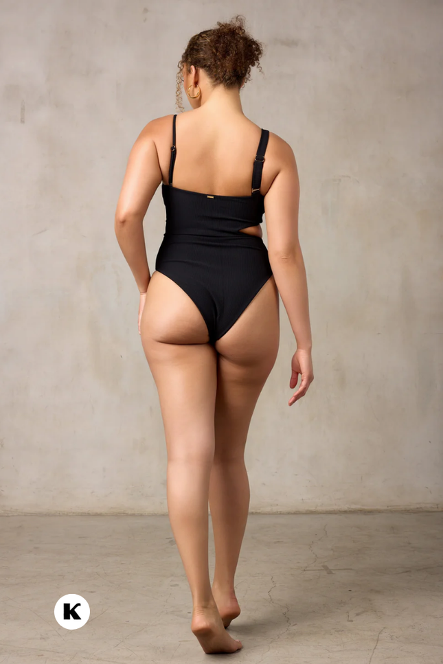 Zwarte elegante one shoulder cut out design badpak